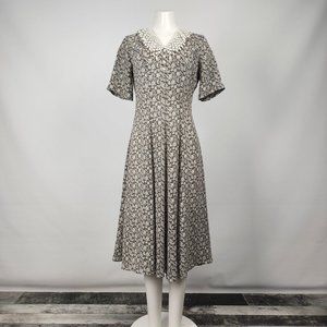 Vintage Black & White Floral Collared Fit & Flare Midi Dress Size M
